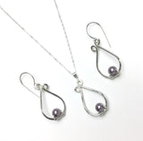Silver teardrop set with Swarovski pearls